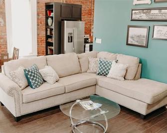 Historic Downtown King Lofts C - Iuka - Sala de estar
