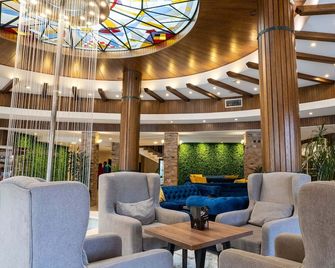 Grand Hotel Velingrad - Velingrad - Lounge