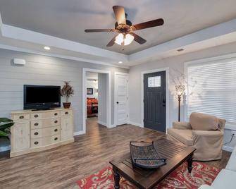 Cullman Craftsman Corporate Duplex Home - Cullman - Living room