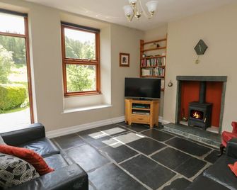 Acorn Cottage - Coniston - Living room