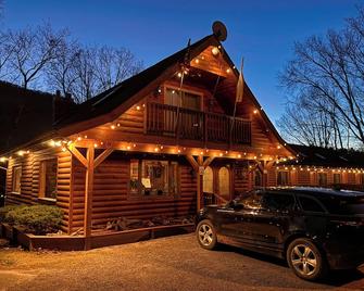 Xenia Lodge - Hunter