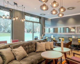 Premier Inn Duisburg City Altstadt - Duisburgo - Lounge