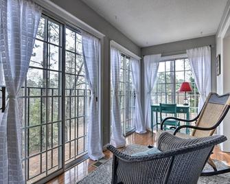 Pinehurst Condo about 2 Miles to Downtown and Resort! - 松樹叢 - 陽台
