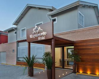 اوتيل إسبلانادا - كامبيناس - مبنى