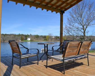 Campbellford River Inn - Campbellford - Patio