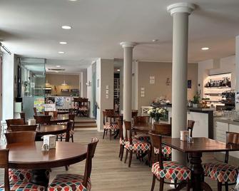 Azur Hotel - Beausoleil