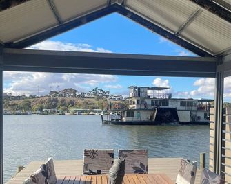 Overwater on the Murray - Murray Bridge - Balkon