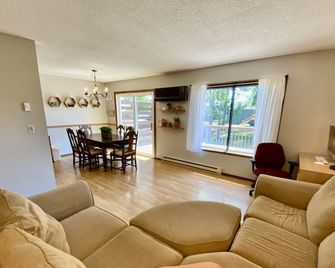 Planters paradise - Quiet and Clean - Fargo - Living room