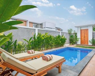 Aruna Villa 2 by Betterplace - North Kuta - Pool