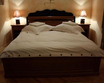 Casa Albert Boutique & Restaurant - בראסוב - חדר שינה