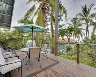 Breezy Kailua-Kona Bungalow with Lanai and Ocean View! - Kailua-Kona - Balcón