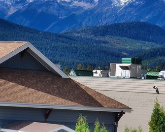 Alpine Inn - Valemount - Extérieur
