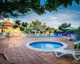 Hotel Zeus - Merida - Pool