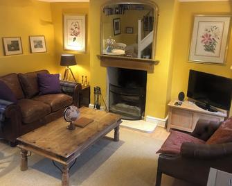 Charming cottage with fabulous views. - Swindon - Living room