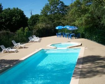 ZEcamping 3 étoiles pataugeoire animations locatif TV BBQ 24m2 4 pers - La Souterraine - Piscina