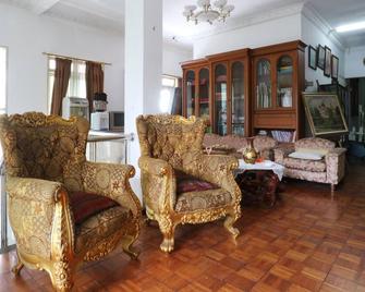 Villa Sri Manganti - Jakarta - Lobby