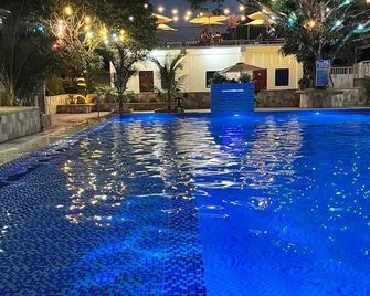 Whole Villa Exclusive Overnight Phase 1 - Balamban - Piscina