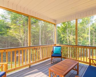 Bluebird Cabin | Wifi & River Access - Elkin - Balcony