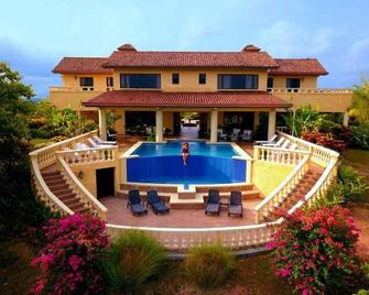 El Regalo Resort - Boca Chica - Piscina