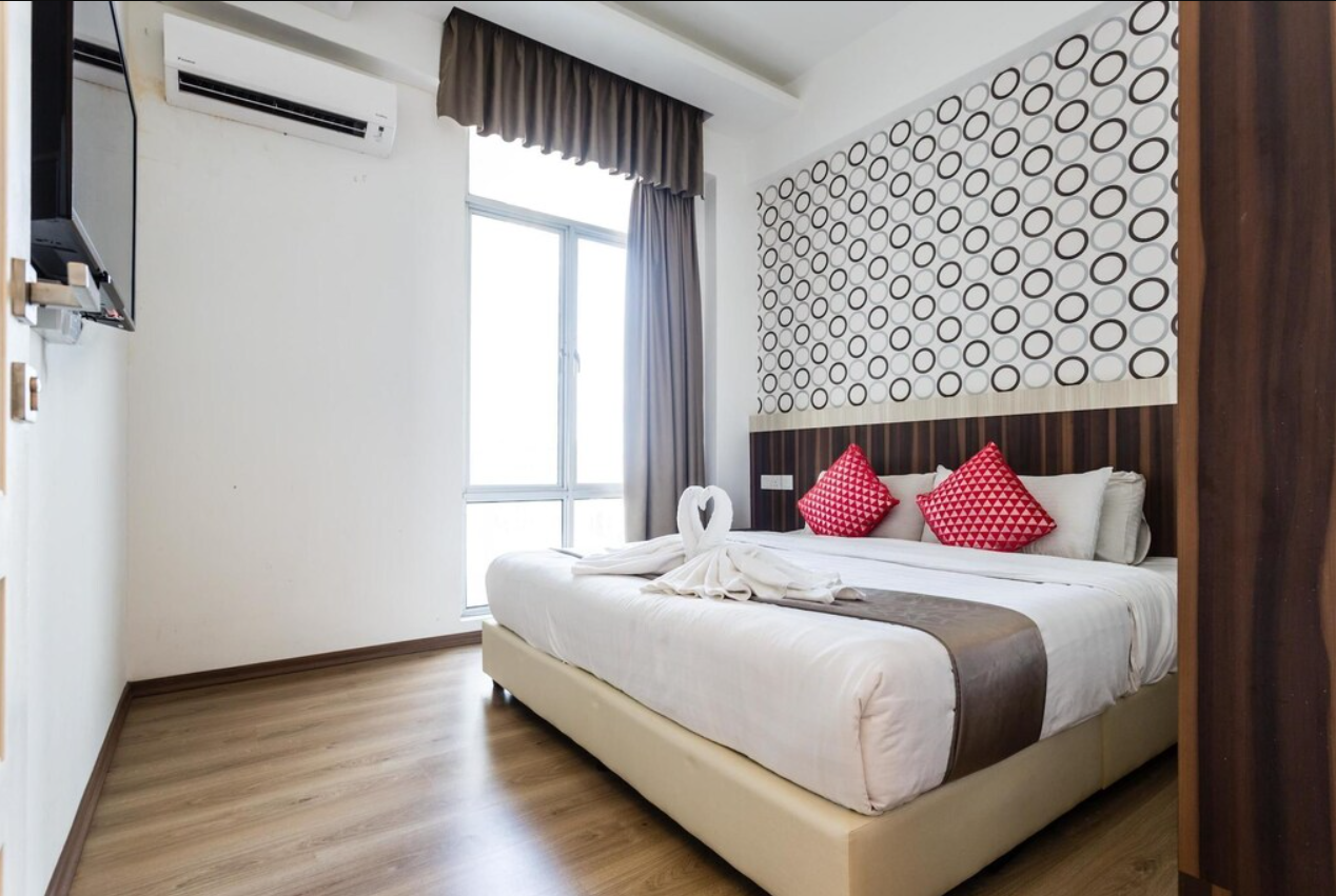 ذا ريد هوتل ميلاكا - فورميرلي إي ريد هوتل ميلاكا