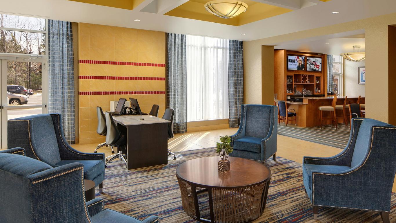 DoubleTree by Hilton Richmond Airport