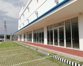 Subic Bay Hostel and Dormitory - Olóngapo - Edificio