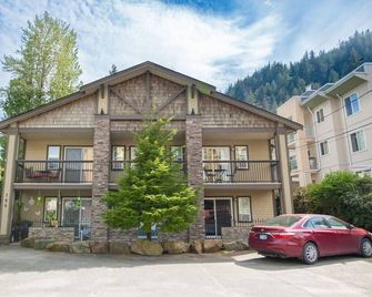 Dogwood Suite 2 Beds And Walkable to Lak - Harrison Hot Springs - Gebäude