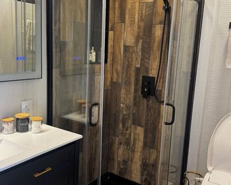 Eagle's Landing Lodge - Custer