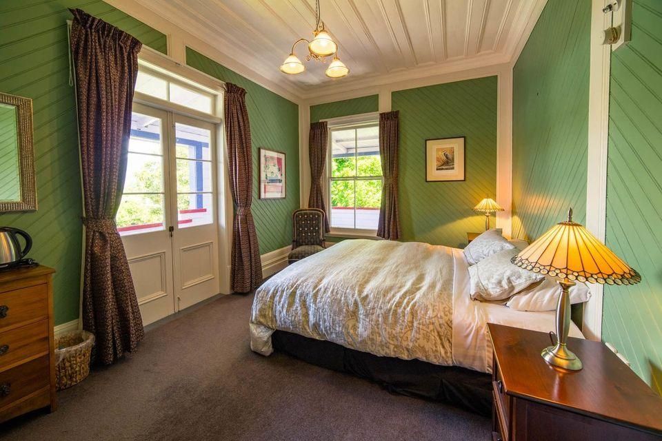 Shady Rest Bed & Breakfast - טקאקה - חדר שינה