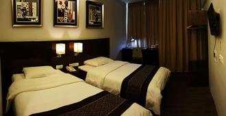 Super 8 Hotel - George Town - Bedroom