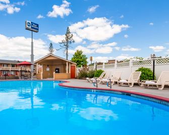 Best Western Garden Villa Inn - Roseburg - Uima-allas