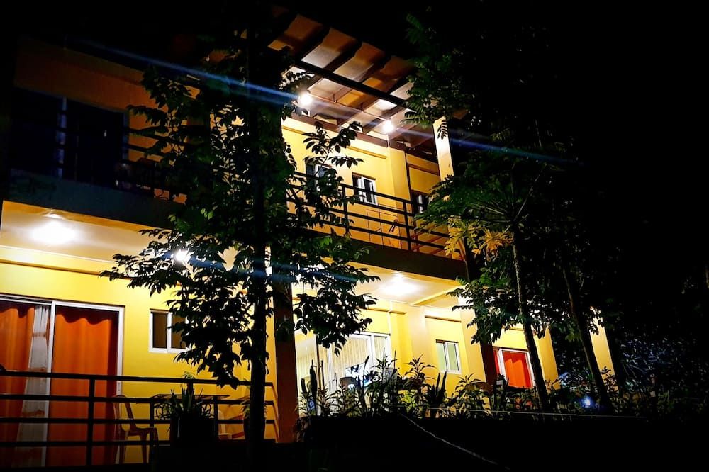 جيمس كاسل إن