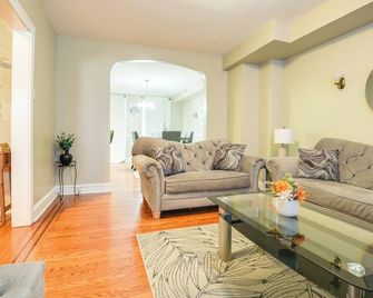 Baltimore Vacation Rental - Near Jhu And Art Museum! - Baltimore - Phòng khách