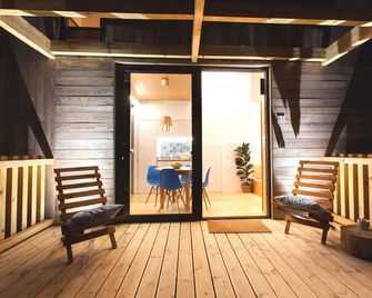 Bukubaki Eco Surf - Peniche - Patio