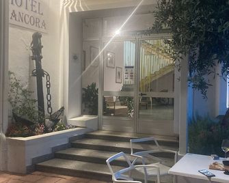 Hotel L'Ancora - La Caletta