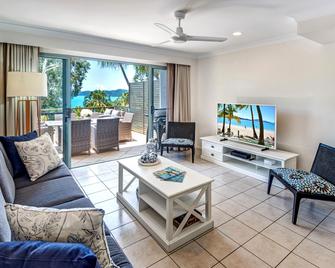 Sunset Waters Apartments - Hamilton Island - Living room