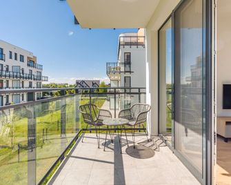 Nexo, Sun & Snow - Puck - Balcón