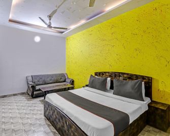 Hotel O One Plus One Residency - New Delhi - Bedroom