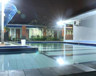 Mandalawangi Hotel - Tasikmalaya - Pool