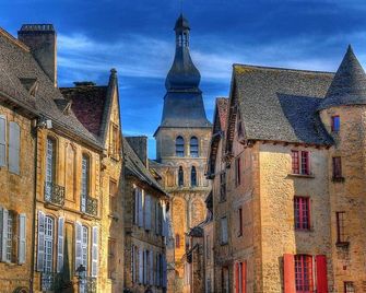 Charming Village House & Enclosed Garden Set In A Medieval Village Close Sarlat - Saint-Cyprien - Building