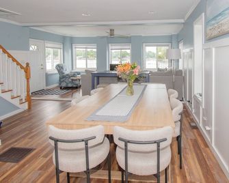 Beautiful Lakefront home! Summer memories start here! - Rome City - Comedor