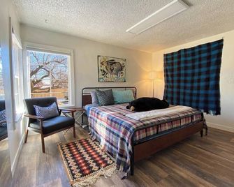 Big Bear - Art-filled escape | Near Bears Ears - Blanding - Slaapkamer