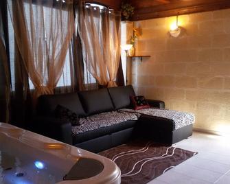 L'Isola Felice e Trulli Sotto Le Stelle - Castellana Grotte - Living room