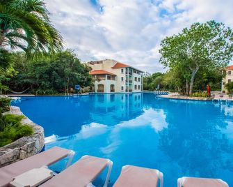Occidental at Xcaret Destination - Playa del Carmen - Havuz
