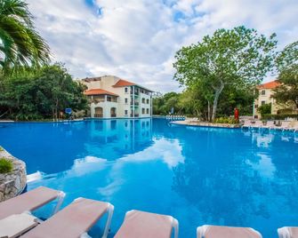 أوكسيدنتال آت أكسكاريت ديستينيشن - شامل جميع الخدمات - بلايا ديل كارمين - حوض السباحة