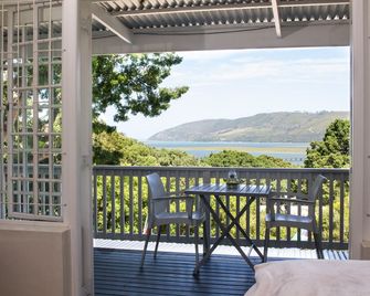 South Villa Guesthouse&Garden - קניסנה - מרפסת