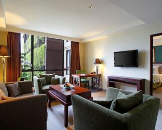 Swiss-Belhotel Rainforest - Kuta - Living room