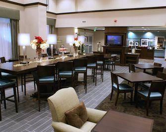 Hampton Inn and Suites Suisun City Waterfront - Suisun City - Restaurante