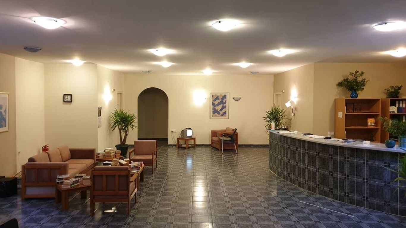 Amfitriti Hotel & Studios