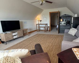 Whit-Acres Farm Loft - Loxley - Sala de estar